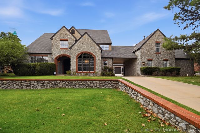 4809 Oak Leaf Drive, Tulsa, OK 74132
