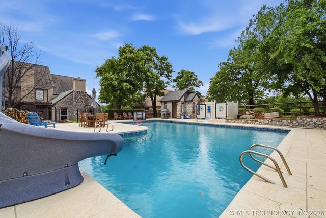 4809 Oak Leaf Drive, Tulsa, OK 74132