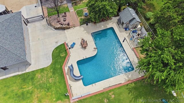 4809 Oak Leaf Drive, Tulsa, OK 74132