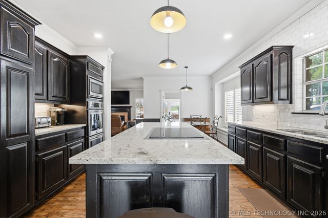 4809 Oak Leaf Drive, Tulsa, OK 74132