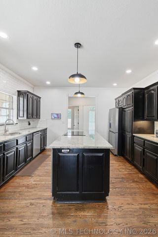4809 Oak Leaf Drive, Tulsa, OK 74132