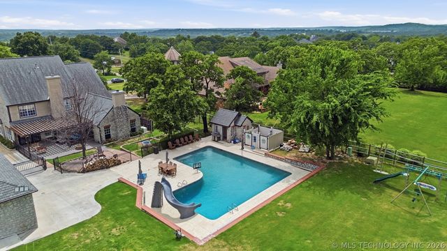 4809 Oak Leaf Drive, Tulsa, OK 74132