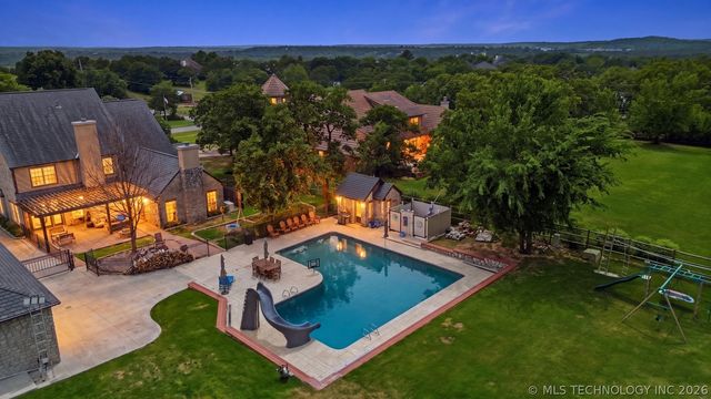 4809 Oak Leaf Drive, Tulsa, OK 74132