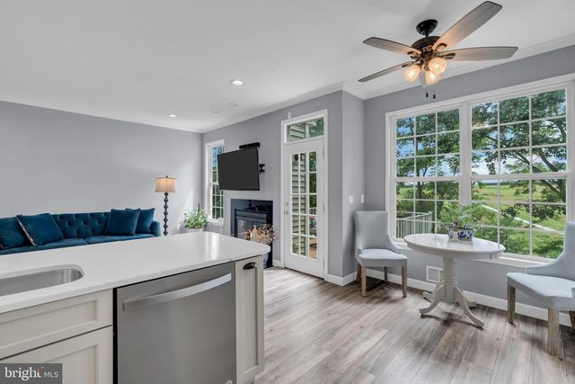 10 BIESIADA CT, Parlin, NJ 08859