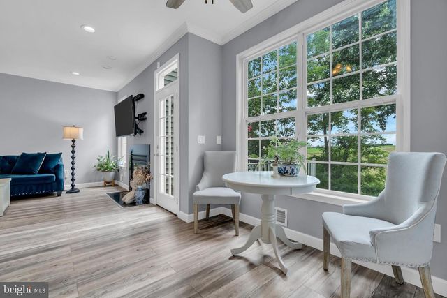 10 BIESIADA CT, Parlin, NJ 08859
