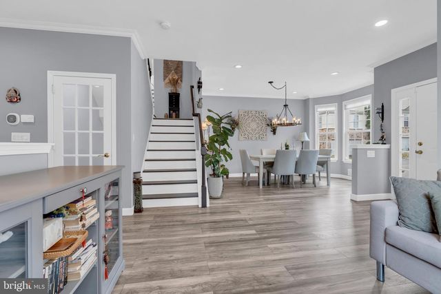 10 BIESIADA CT, Parlin, NJ 08859