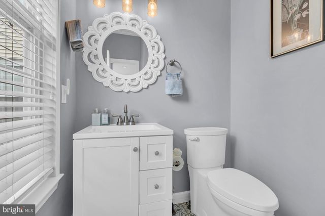 10 BIESIADA CT, Parlin, NJ 08859