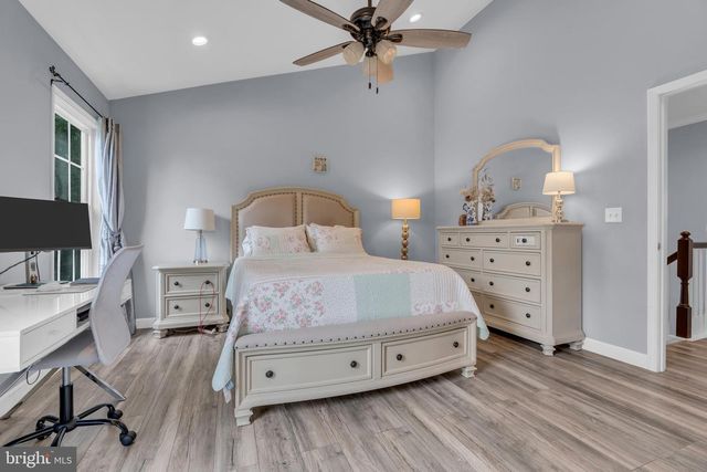 10 BIESIADA CT, Parlin, NJ 08859