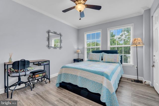 10 BIESIADA CT, Parlin, NJ 08859