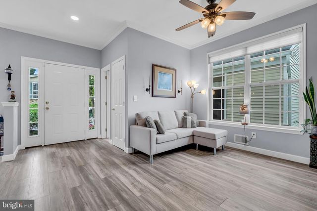 10 BIESIADA CT, Parlin, NJ 08859