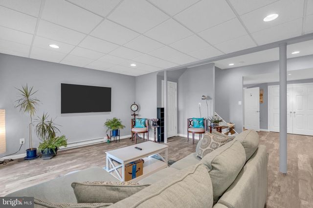 10 BIESIADA CT, Parlin, NJ 08859