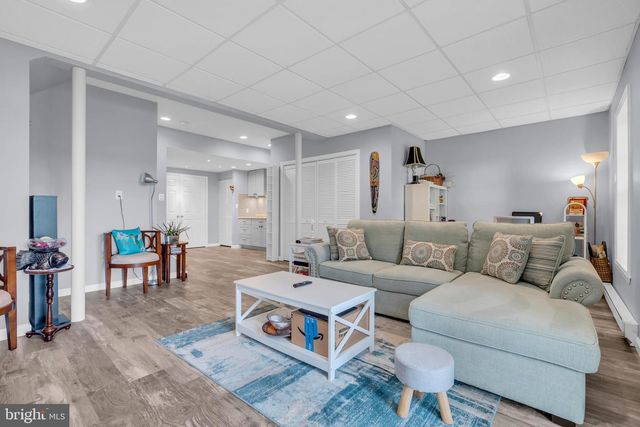 10 BIESIADA CT, Parlin, NJ 08859