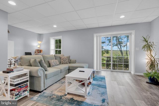 10 BIESIADA CT, Parlin, NJ 08859
