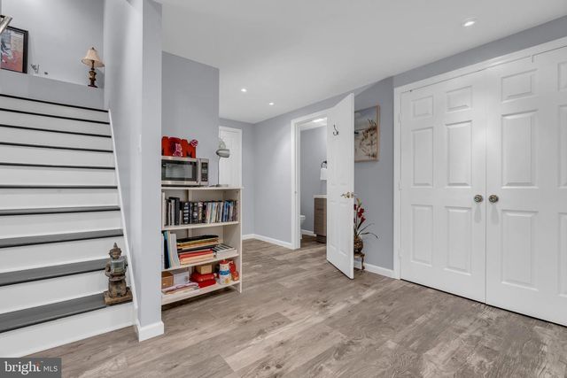 10 BIESIADA CT, Parlin, NJ 08859