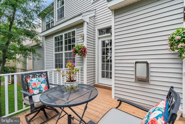 10 BIESIADA CT, Parlin, NJ 08859