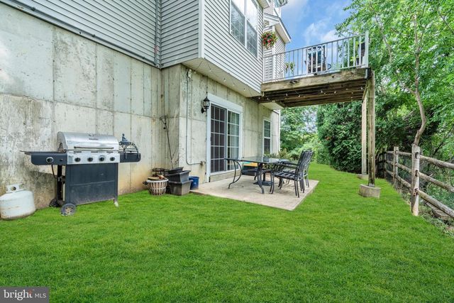 10 BIESIADA CT, Parlin, NJ 08859