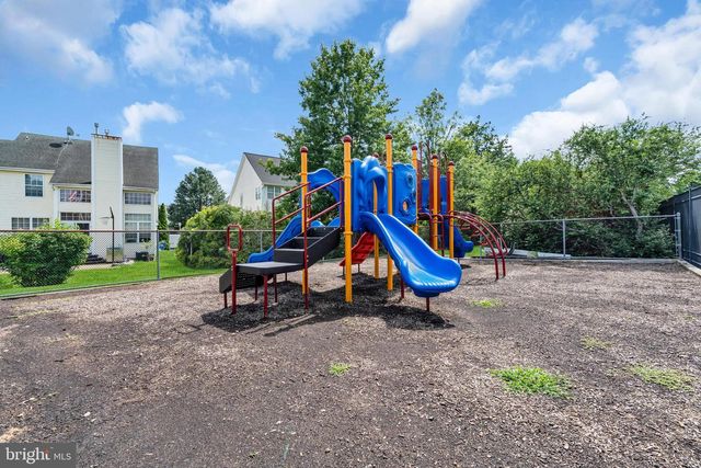 10 BIESIADA CT, Parlin, NJ 08859