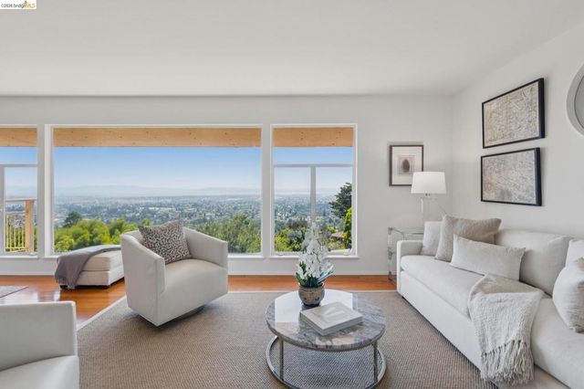 1901 Melvin Rd, Oakland, CA 94602