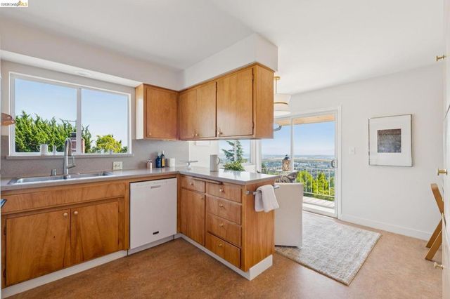 1901 Melvin Rd, Oakland, CA 94602