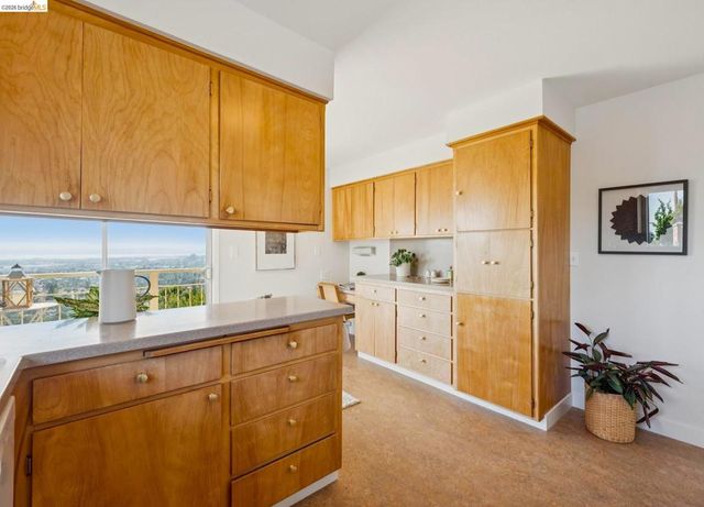 1901 Melvin Rd, Oakland, CA 94602