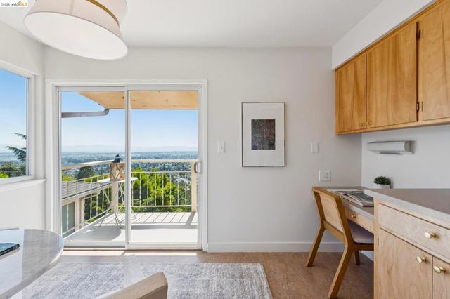 1901 Melvin Rd, Oakland, CA 94602