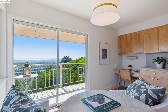 1901 Melvin Rd, Oakland, CA 94602