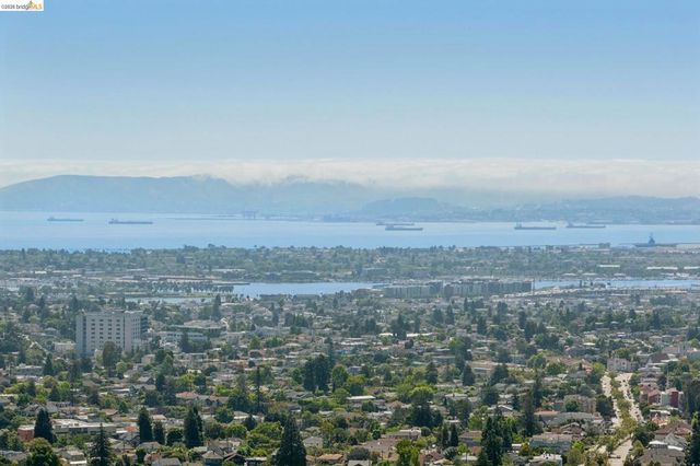 1901 Melvin Rd, Oakland, CA 94602