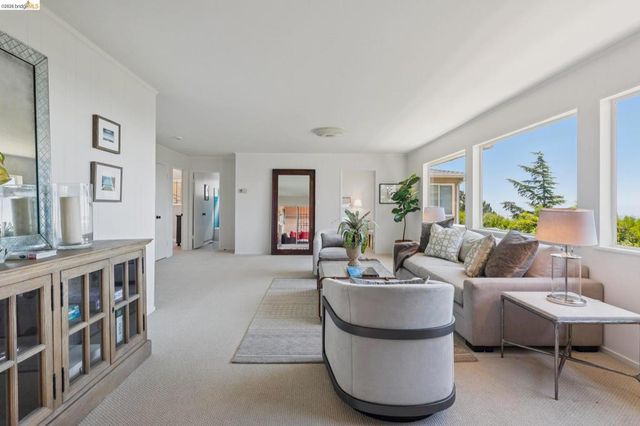 1901 Melvin Rd, Oakland, CA 94602