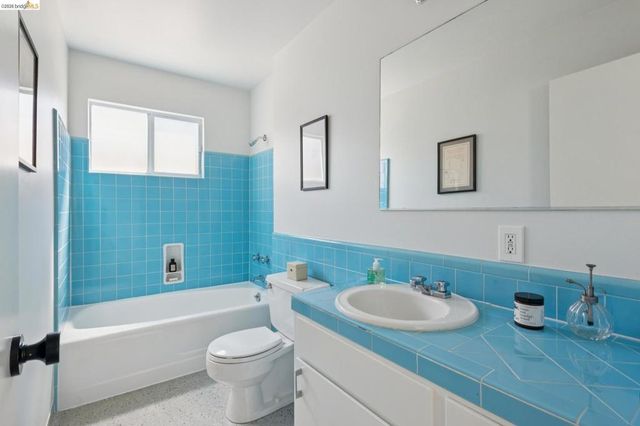 1901 Melvin Rd, Oakland, CA 94602