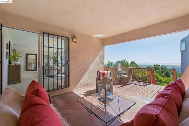 1901 Melvin Rd, Oakland, CA 94602