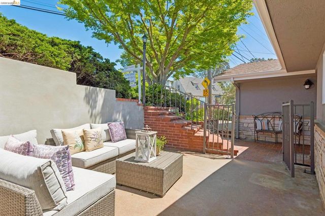 1901 Melvin Rd, Oakland, CA 94602