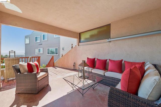 1901 Melvin Rd, Oakland, CA 94602