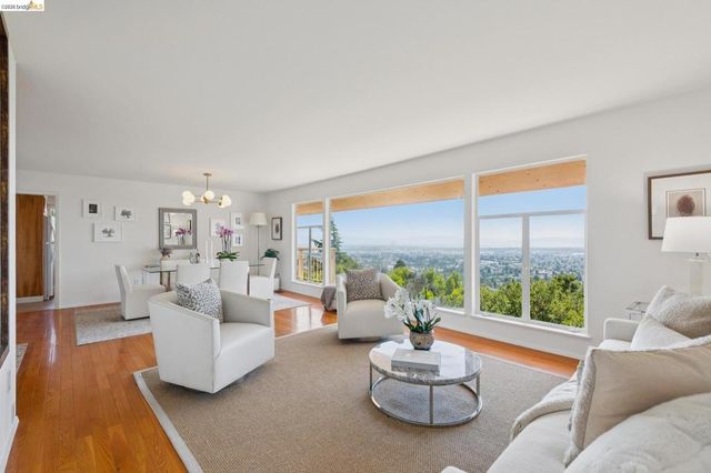 1901 Melvin Rd, Oakland, CA 94602