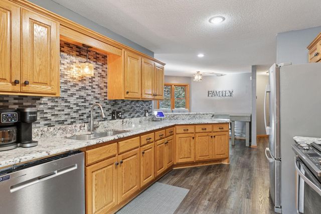 582 Country Oaks Lane, River Falls, WI 54022