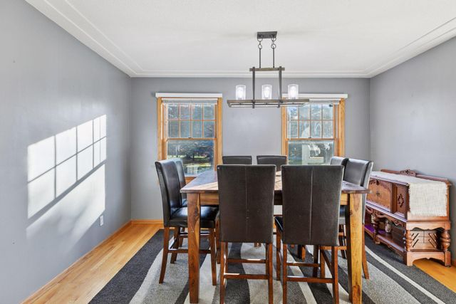 582 Country Oaks Lane, River Falls, WI 54022