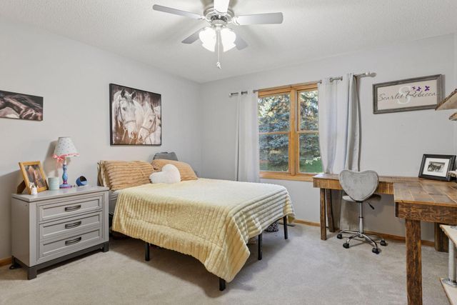 582 Country Oaks Lane, River Falls, WI 54022