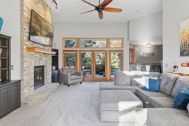 582 Country Oaks Lane, River Falls, WI 54022