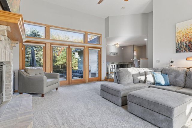 582 Country Oaks Lane, River Falls, WI 54022