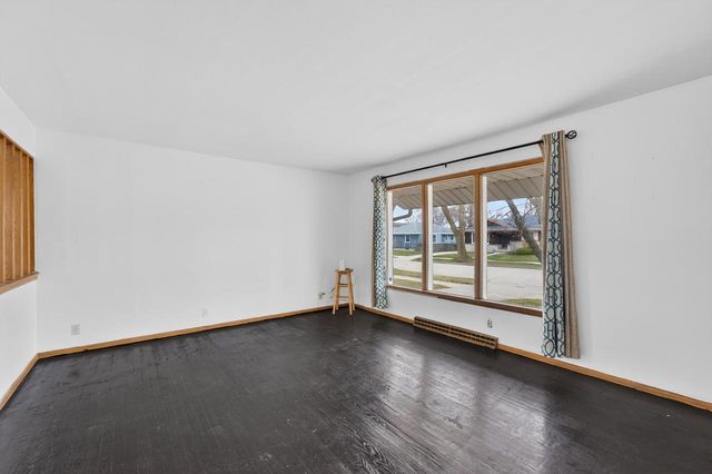 6458 N Landers STREET, Milwaukee, WI 53223