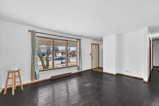 6458 N Landers STREET, Milwaukee, WI 53223