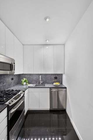155 E 34th St Apt 20K, New York City, NY 10016