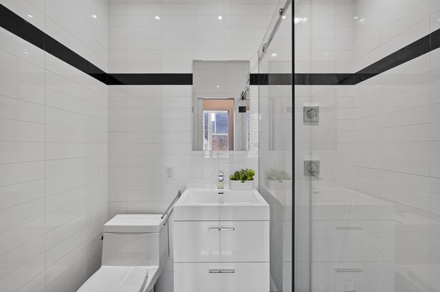 155 E 34th St Apt 20K, New York City, NY 10016