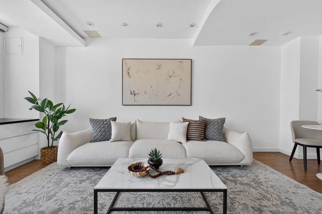 155 E 34th St Apt 20K, New York City, NY 10016