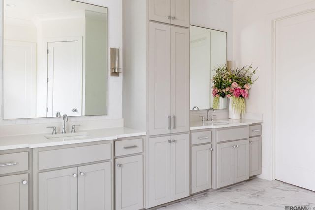 1126 Ivy Ct, Denham Springs, LA 70726