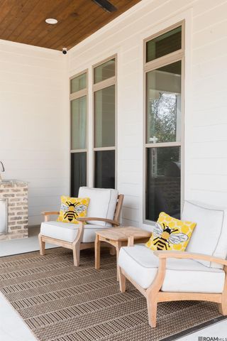 1126 Ivy Ct, Denham Springs, LA 70726