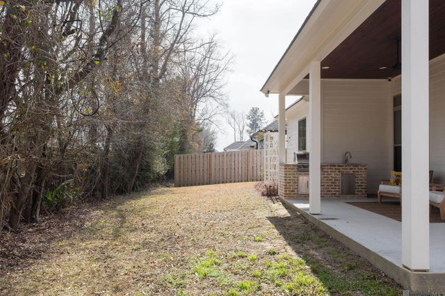 1126 Ivy Ct, Denham Springs, LA 70726