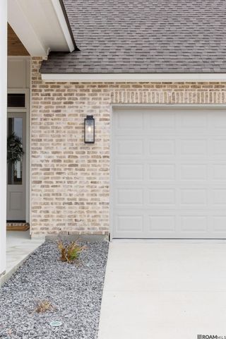 1126 Ivy Ct, Denham Springs, LA 70726