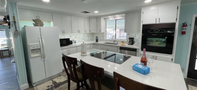 3100 BOWSPRIT LN, St James City, FL 33956