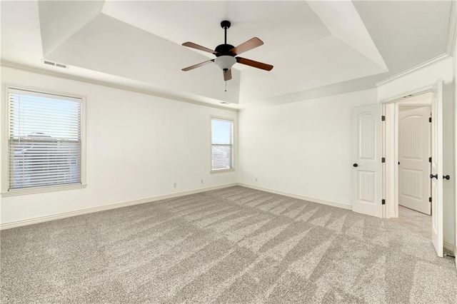 929 SW 33rd Street, Lee's Summit, MO 64082