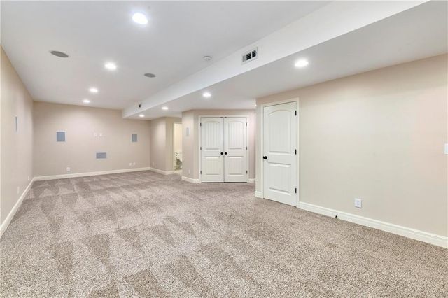 929 SW 33rd Street, Lee's Summit, MO 64082